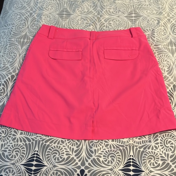 Women’s Nike golf skirt in Barbie pink size 6 - Picture 4 of 4